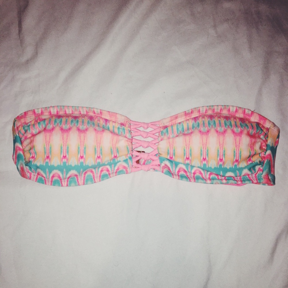 adorable bikini top!!